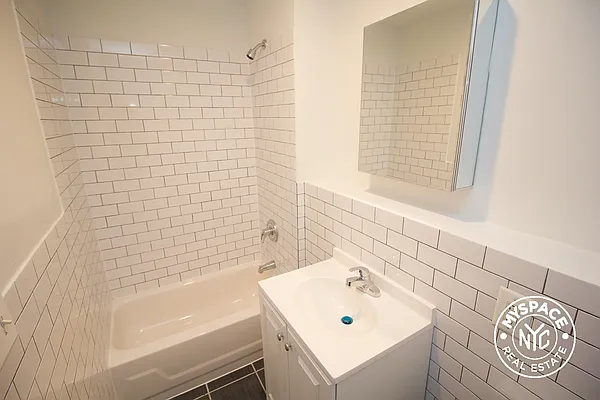 Rented by MySpaceNYC | media 43