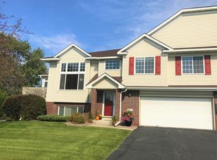 15673 Chestnut Way, Rosemount, MN 55068