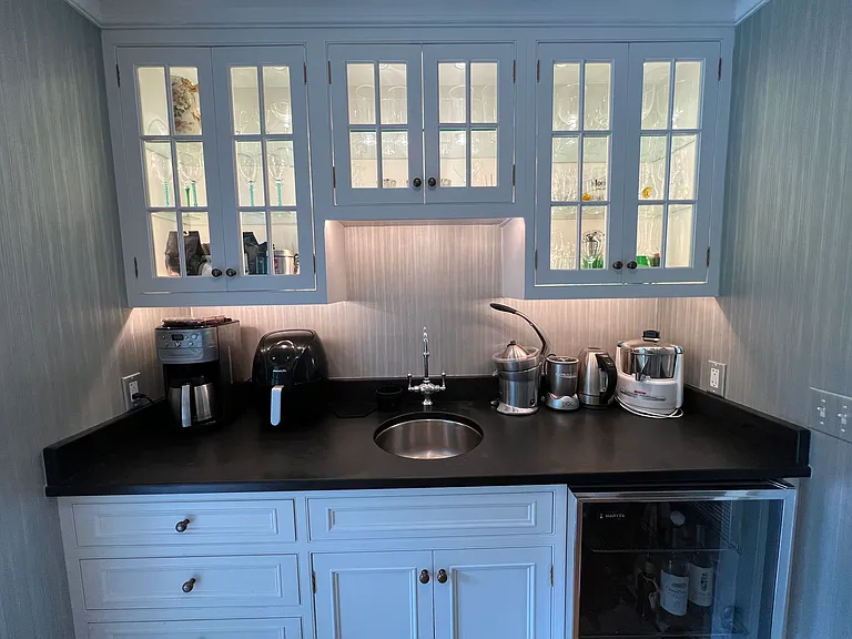 120 Merwins Ln — Photo 12