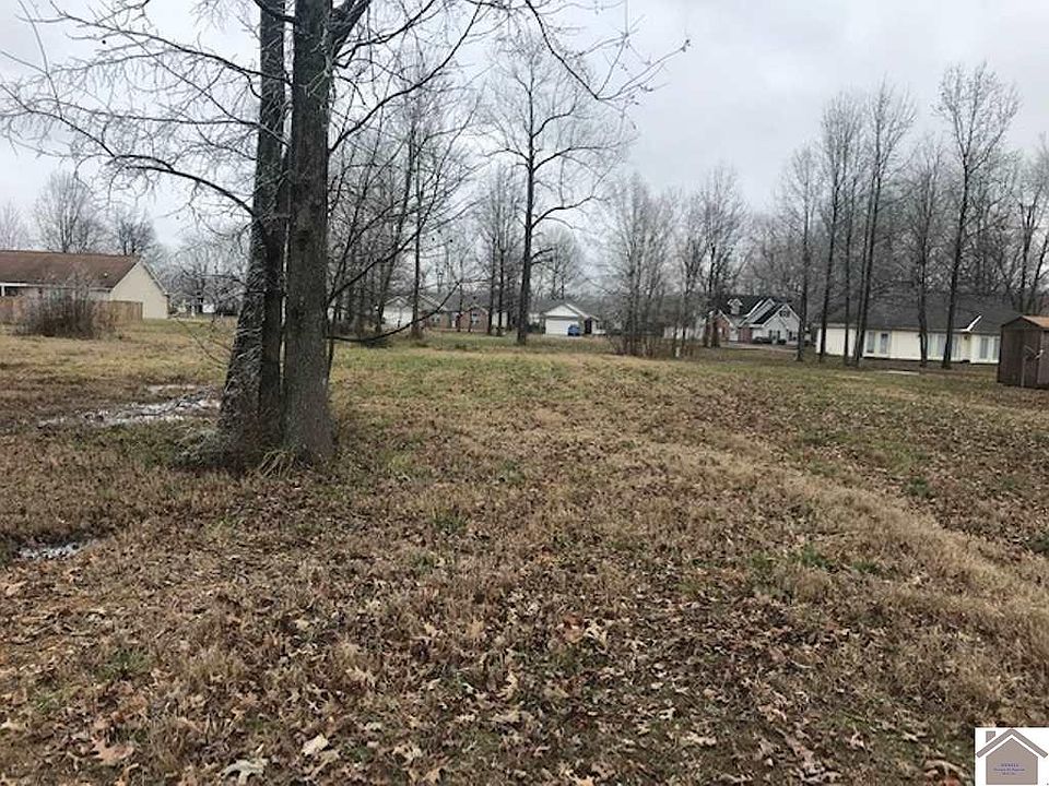 1st image of 8 E Debby Dr