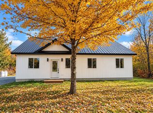 5498 Hinchinbrooke Rd, South Frontenac, ON K0H 1W0