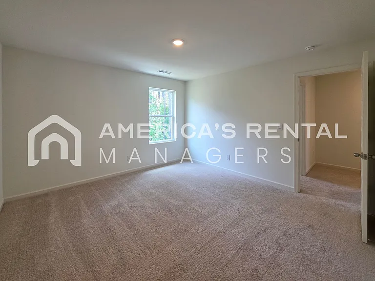 605 Acorn Ct — Photo 42