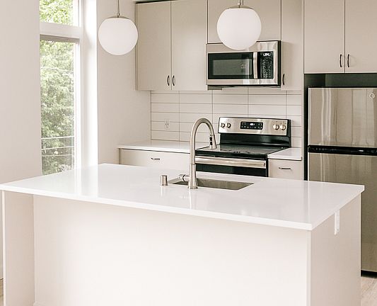 5th image of 304 10th Ave E #201