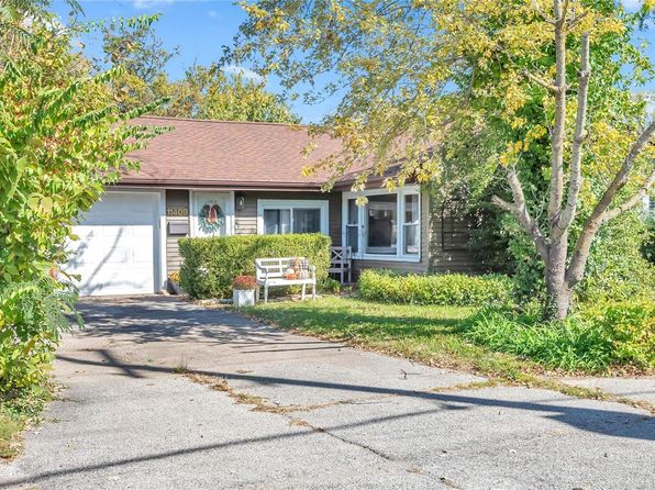 11409 Manchester Rd, Saint Louis, MO 63122