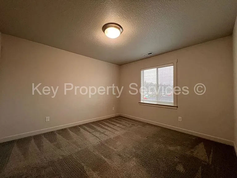 174 Loganberry Ct — Photo 12