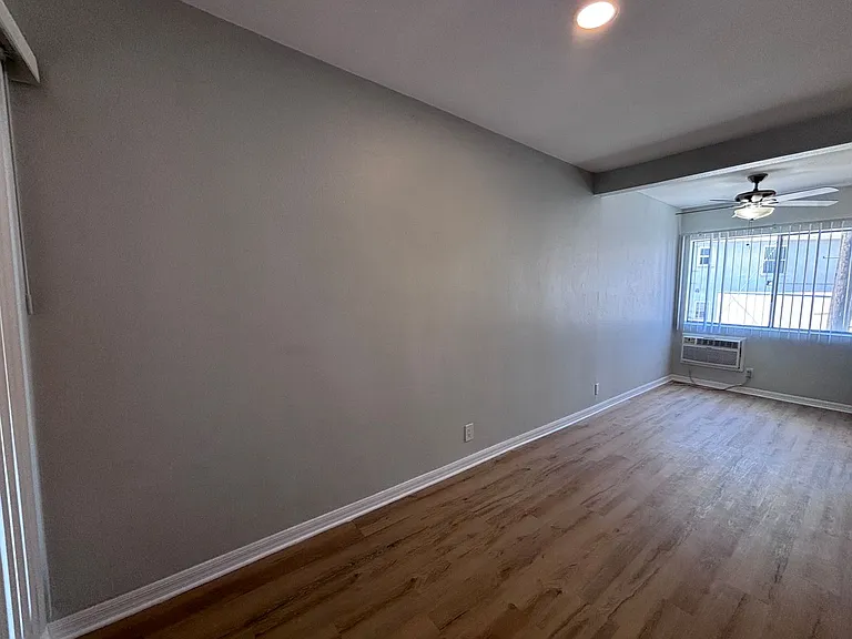 12323 Texas Ave — Photo 13