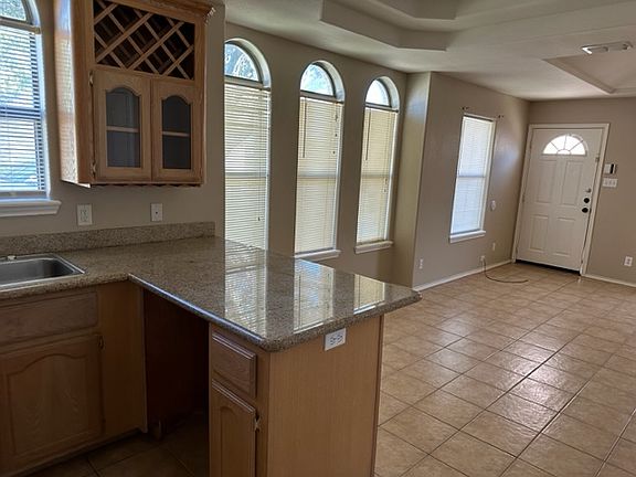 4th image of 1009 Cedarwood Dr #1