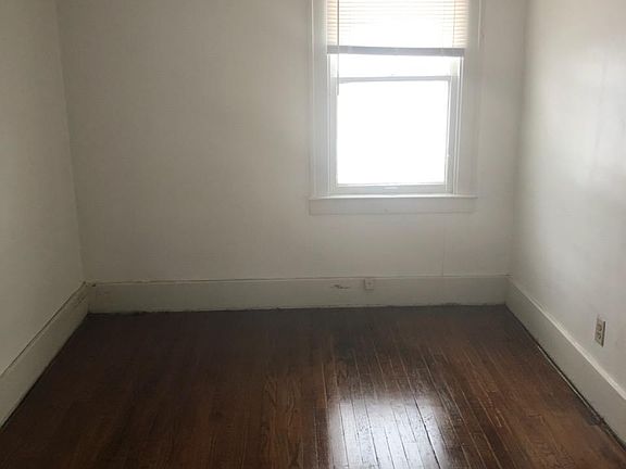 5th image of 1383 Mark Ave APT 2