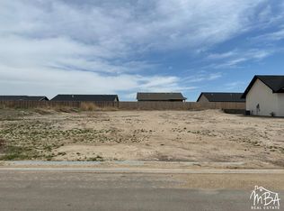 2124 Idlewild Way, Garden City, KS 67846