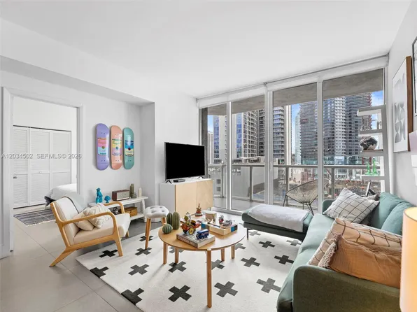253 NE 2nd St APT 1801, Miami, FL 33132