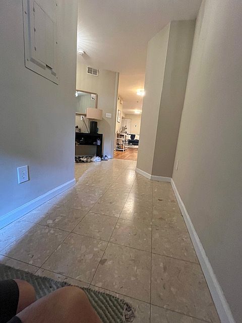 Entry foyer as you enter door