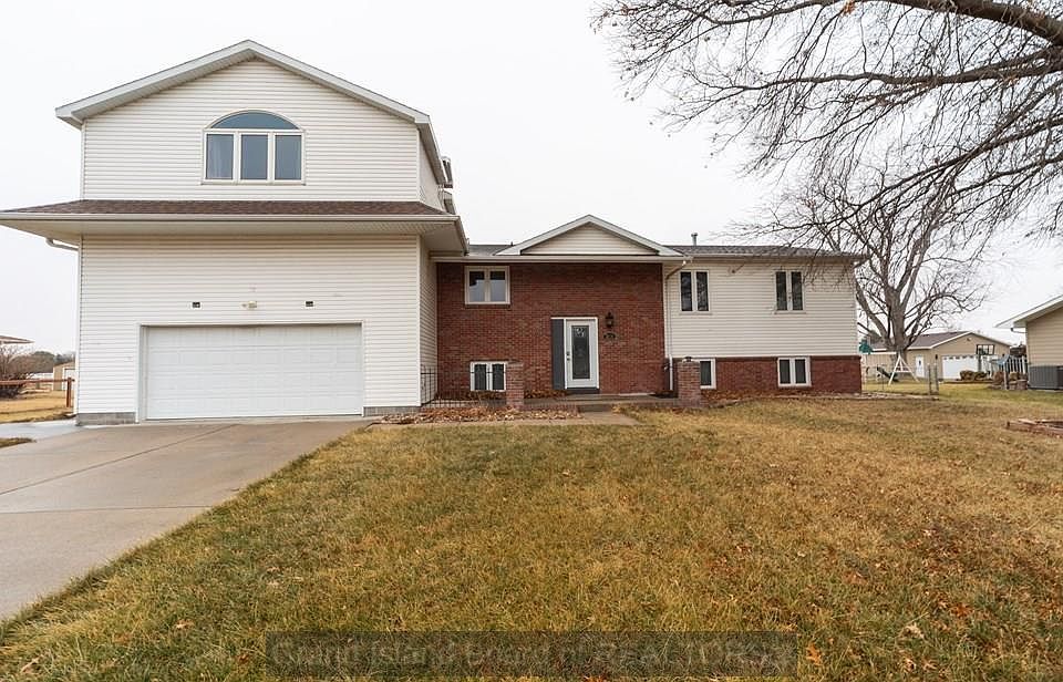 1st image of 3454 Schroeder Ave