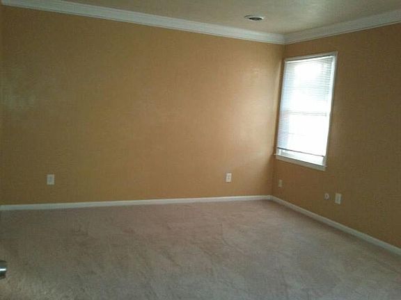 2nd image of 921 N Plantation Dr