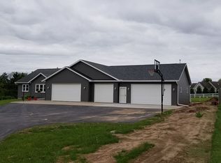 E9055 Klatt Rd, New London, WI 54961
