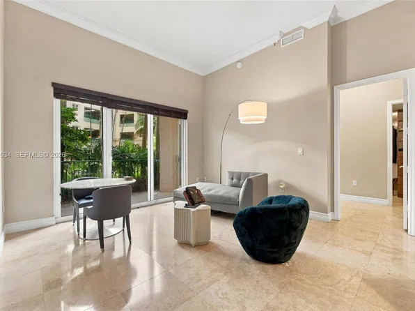 19900 E Country Club Dr APT 116, Aventura, FL 33180