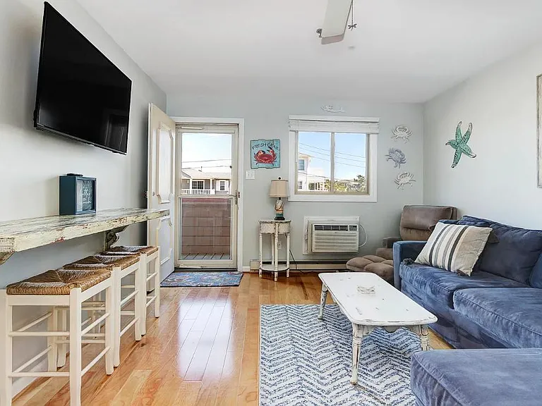 330 42nd St S #B15 — Photo 3