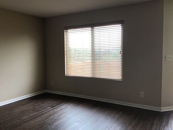 3rd image of 1801 Chesney Dr