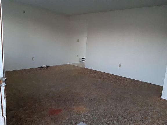 2nd image of 1372 Paul St APT 1