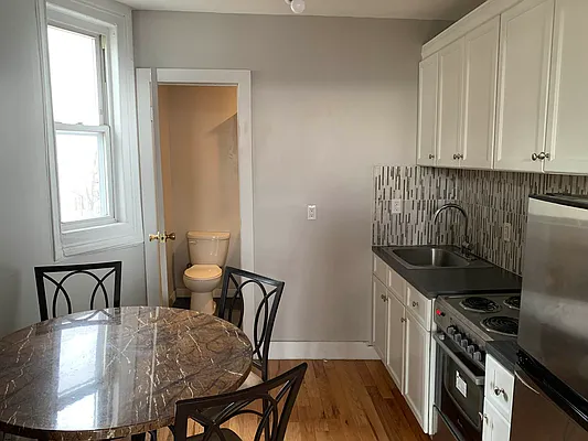 Rented by Roomeze | media 4