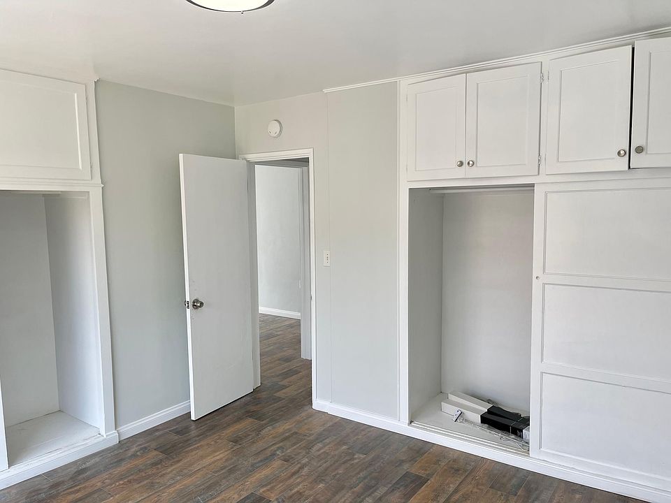 1st image of 1144 Knoll Dr #B