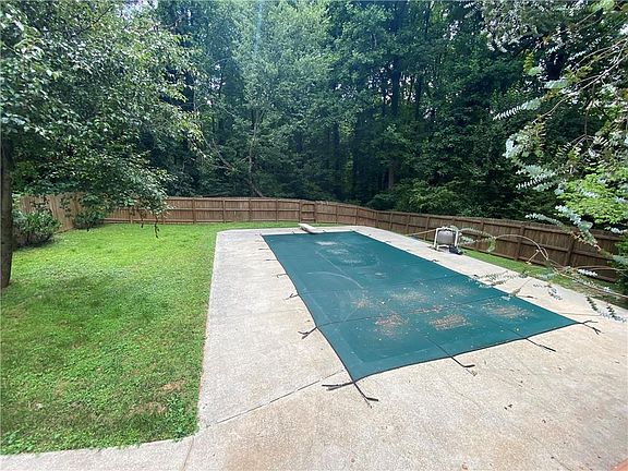 4th image of 207 Hood Rd NW
