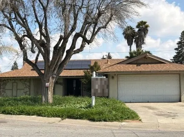 2646 S Fairway Ct, Visalia, CA 93277