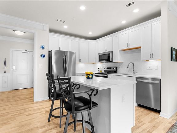 4th image of 3202 Peters Farm Way #202