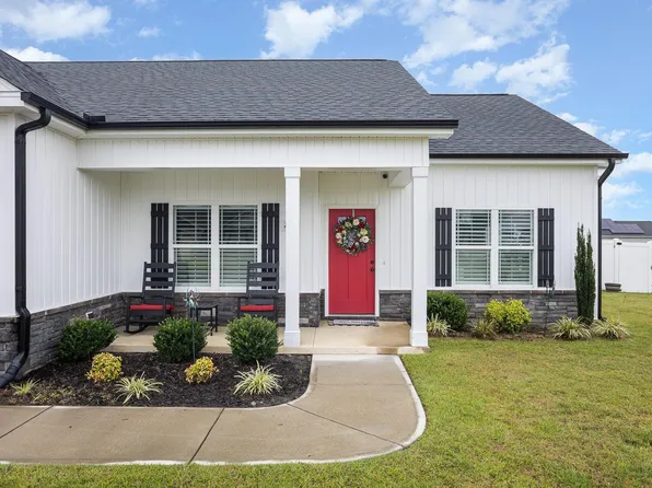 202 Shepherds Field Dr, Pikeville, NC 27863