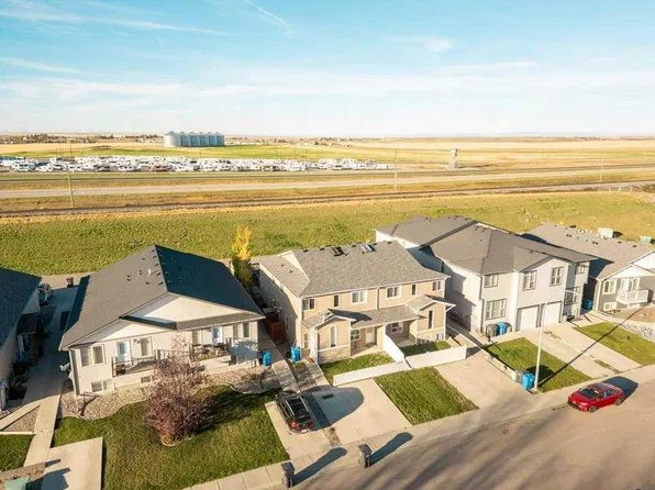 3918 W Sundance Rd #4, Coalhurst, AB T0L 0V2