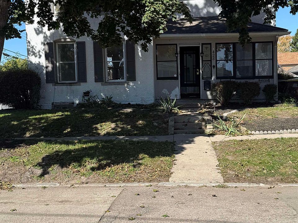 1st image of 428 W Chestnut St