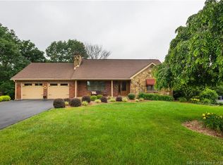 1025 Skyview Dr, New Albany, IN 47150