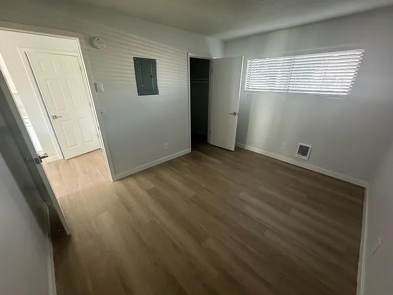 15510 2nd Ave S #5 — Photo 8