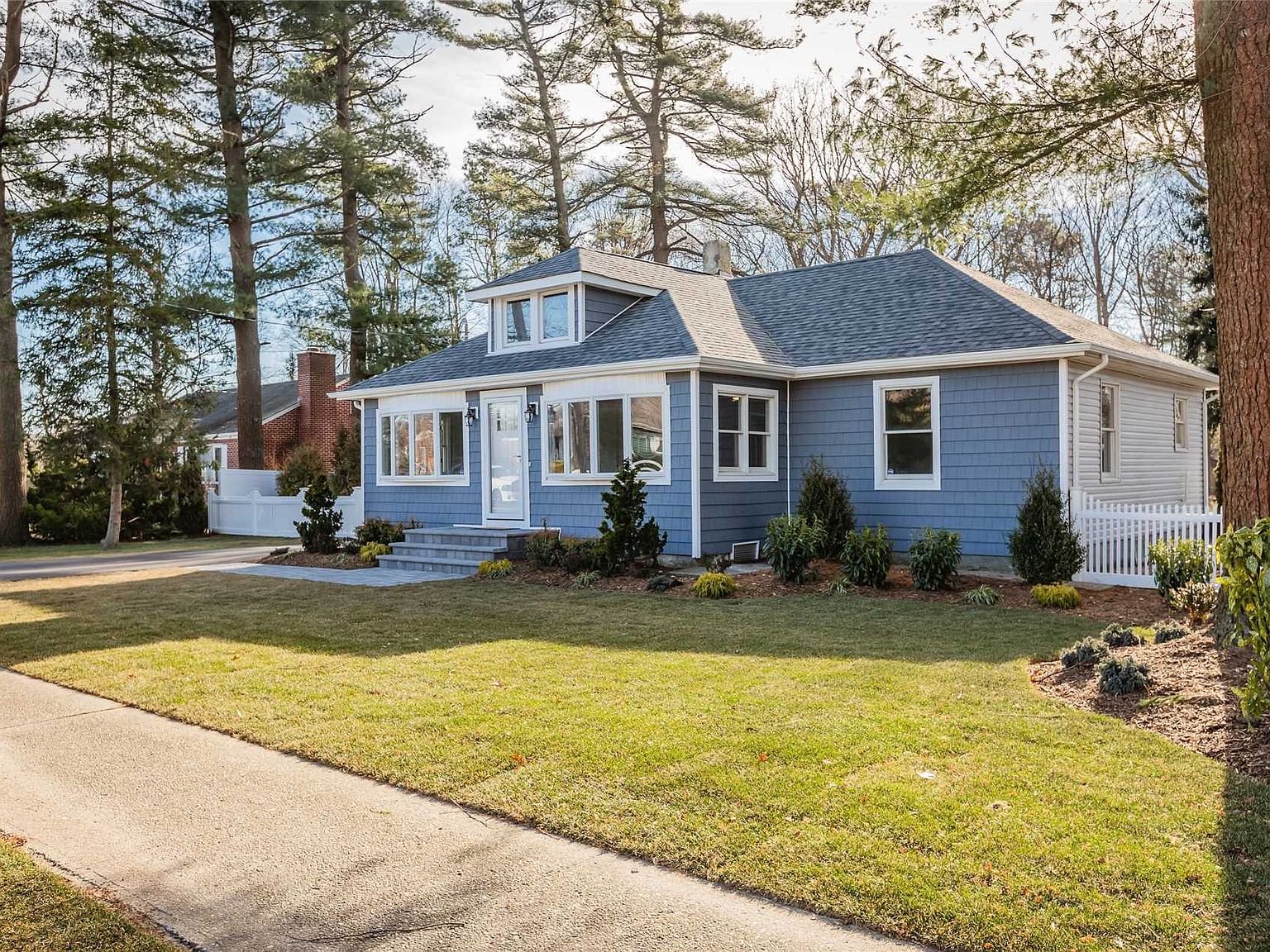 822 Church St, Bohemia, NY 11716 Zillow