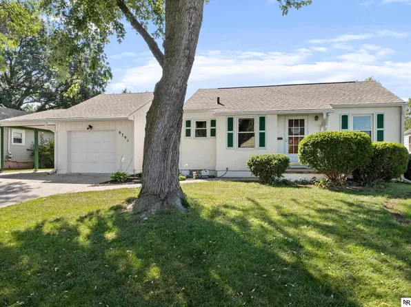 6791 Pratt St, Omaha, NE 68104