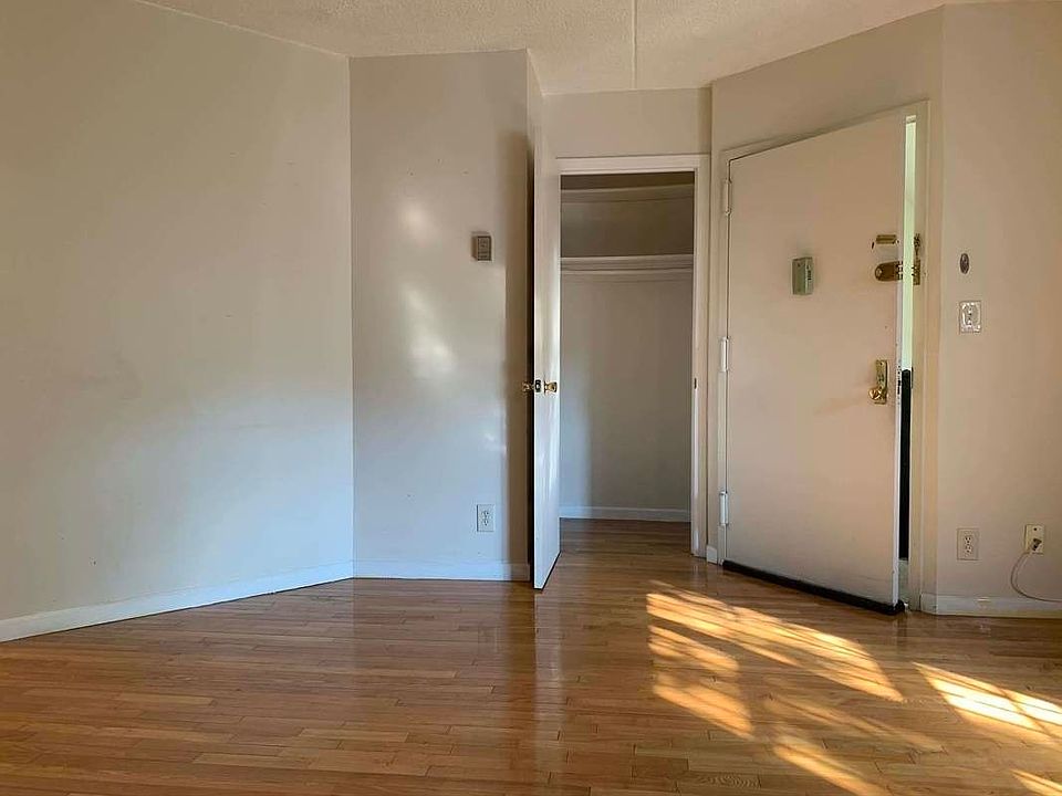 1st image of 45 W 118th St #2122