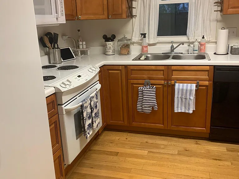 1201 Chason Dr — Photo 2