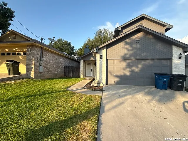 3 bed, 2.0 bath, 1768 sqft, $2,200 — Photo 1