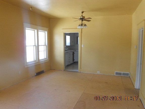 2nd image of 1821 E 6th St