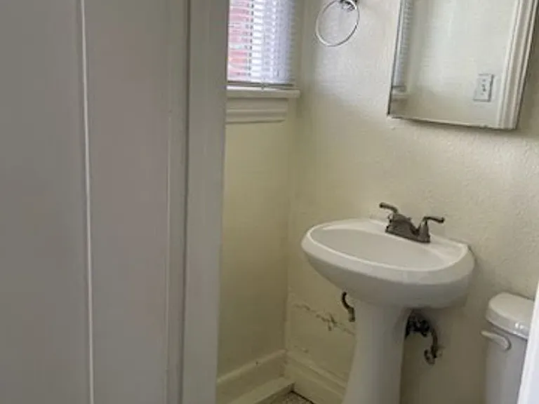 Alexandria Apartments LLC — Photo 12