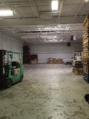 4th image of 5915 Lincoln Ave