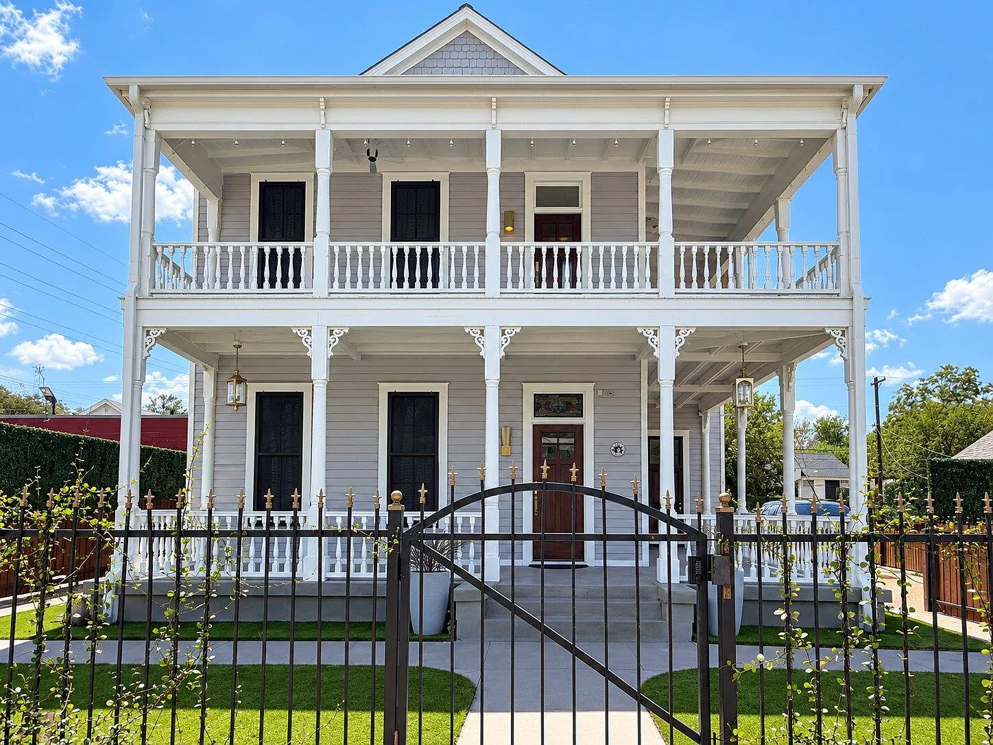 5 bed, 4.5 bath, 2394 sqft, $20,000 — Photo 3
