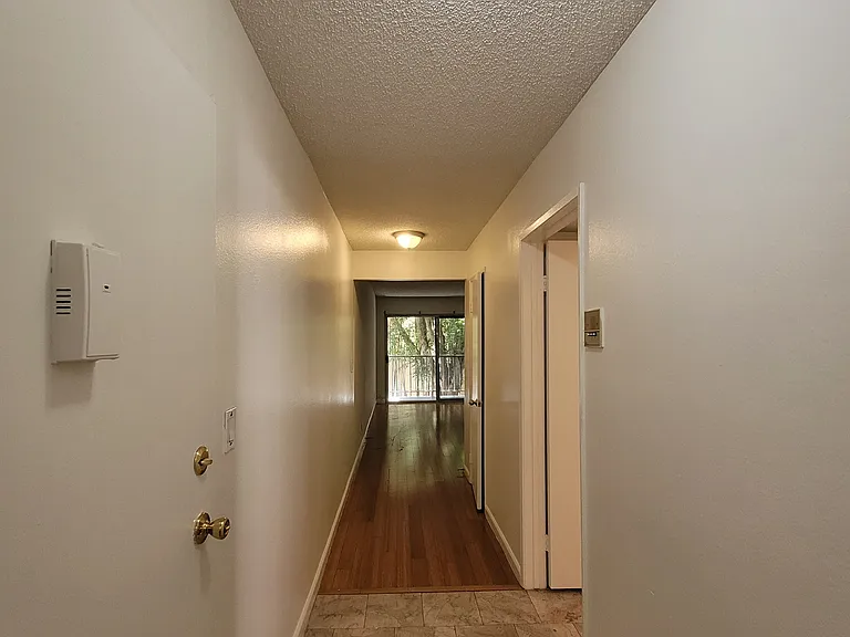 Gramercy Apartments — Photo 26