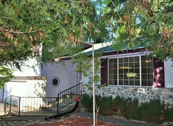 This lovely home is waiting for you to make it your own!