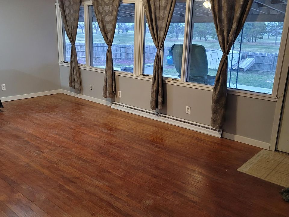 2nd image of 4242 NW 49th St