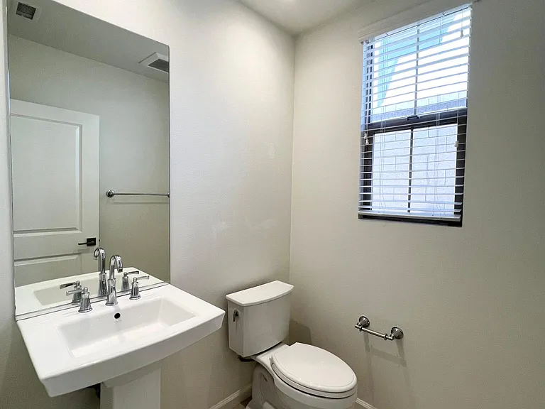 71 Decker — Photo 9