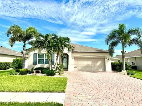 3193 Amadora Cir, Cape Coral, FL 33909