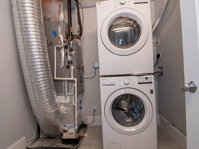 80 N Beacon St #6 — Photo 11