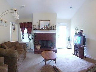 2nd image of 524 Marie Ct