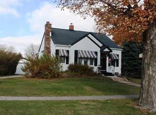 498 W Hilton St, Marengo, IA 52301