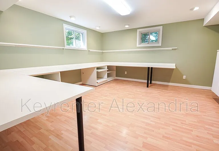 906 Neal Dr — Photo 43